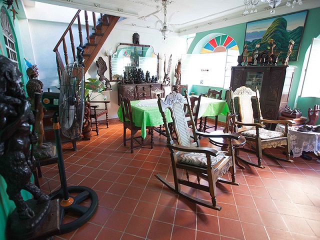 'Living room' Casas particulares are an alternative to hotels in Cuba.